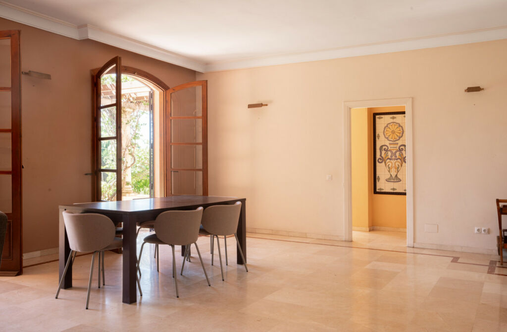 Detached Villa Estepona Málaga - image 6