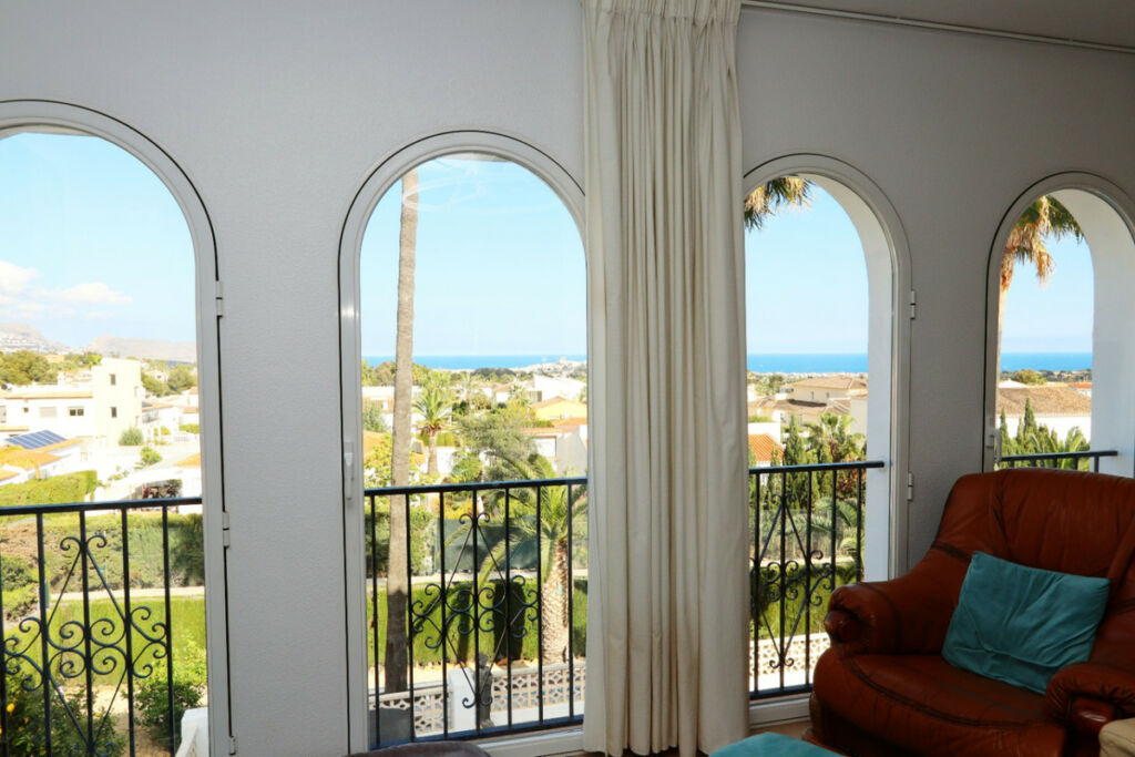 Detached Villa La Nucia Alicante - image 6