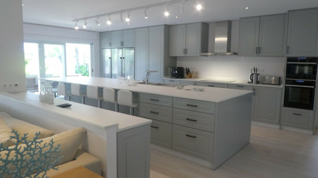 Detached Villa Estepona Málaga - image 6