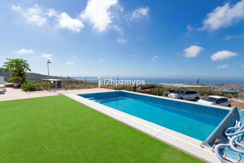 Detached Villa Almayate Málaga - image 6
