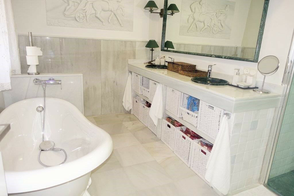 Detached Villa Nueva Andalucía Málaga - image 6