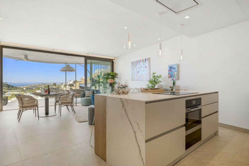 Middle Floor Apartment Benahavís Málaga - image 6
