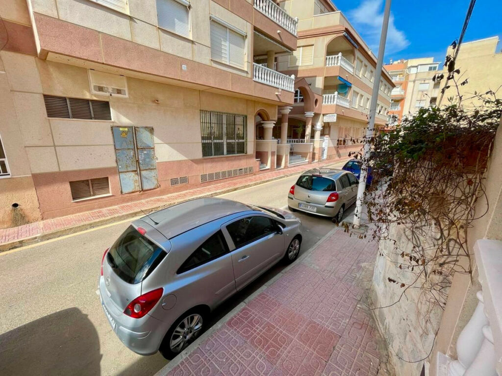 Ground Floor Apartment Torrevieja Alicante - image 6