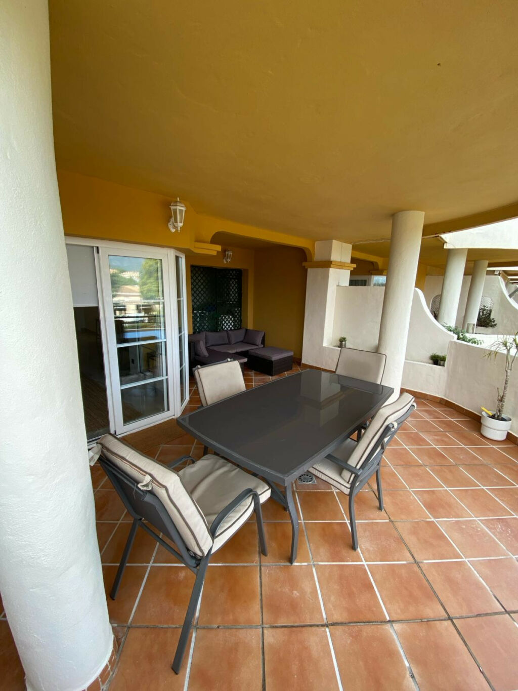 Middle Floor Apartment Nueva Andalucía Málaga - image 6