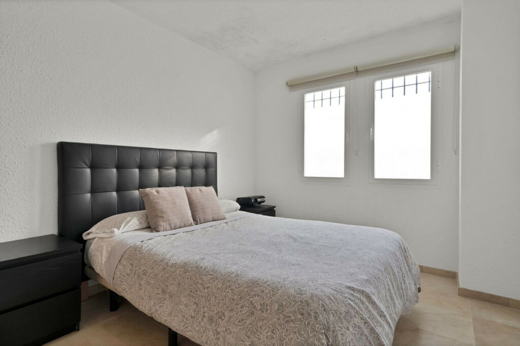 Ground Floor Apartment Benahavís Málaga - image 5