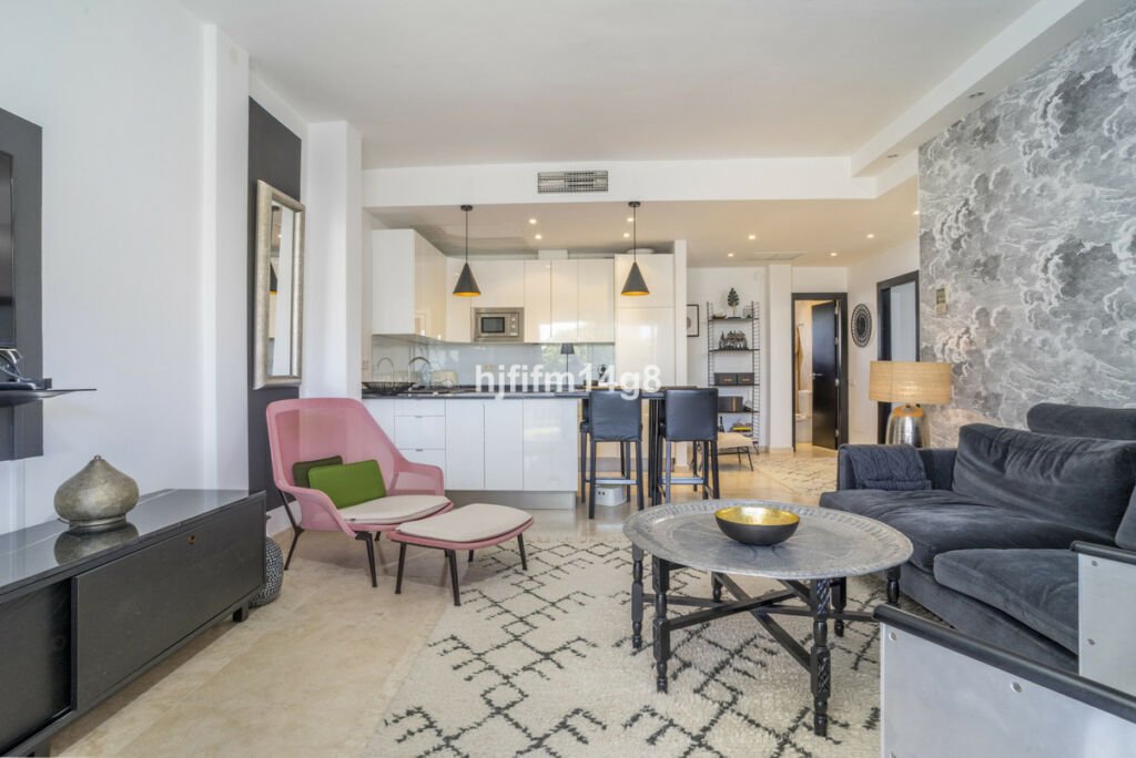 Middle Floor Apartment Puerto Banús Málaga - image 6