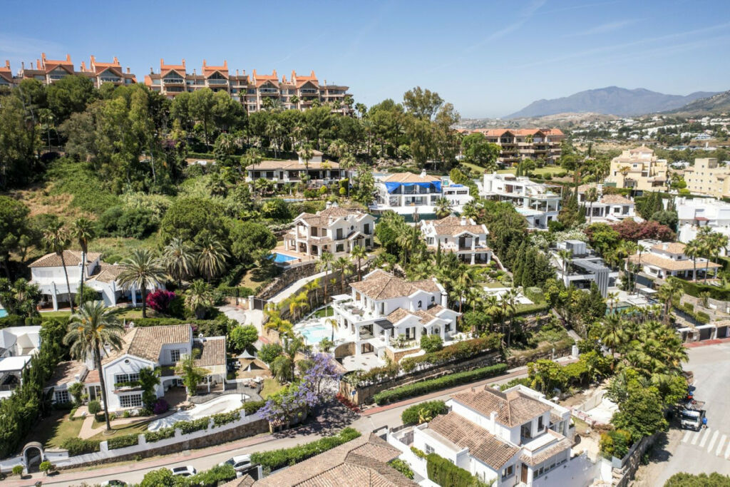 Detached Villa Nueva Andalucía Málaga - image 61