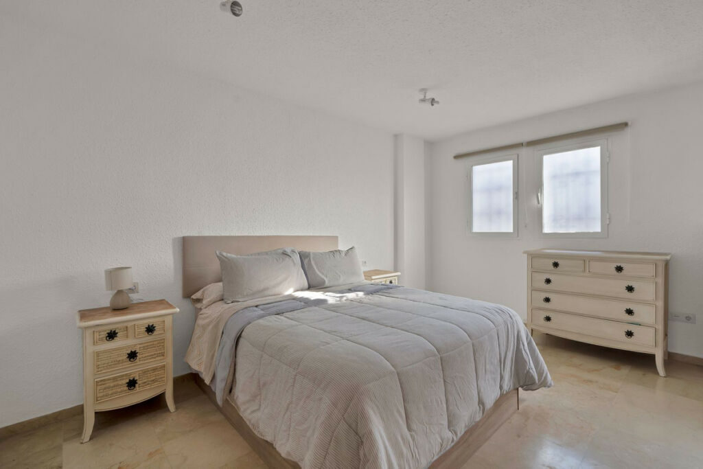 Ground Floor Apartment Benahavís Málaga - image 6