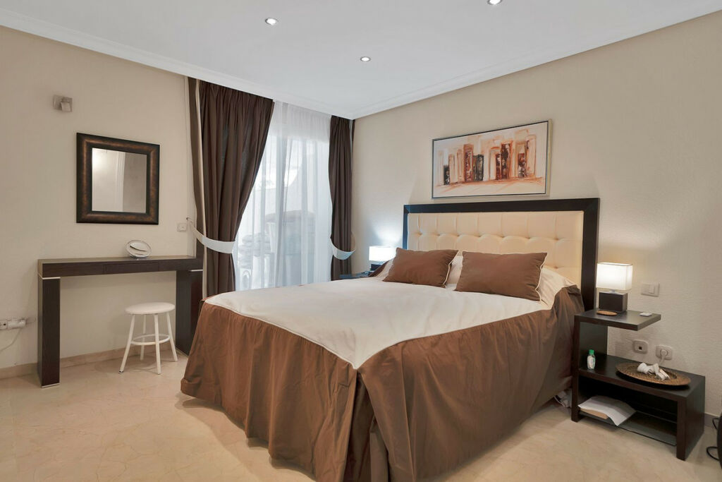 Ground Floor Apartment New Golden Mile Málaga - image 7