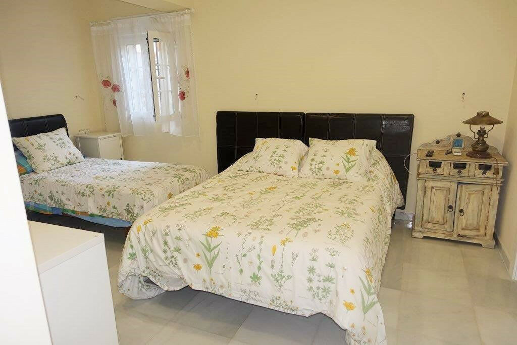 Detached Villa Nueva Andalucía Málaga - image 7