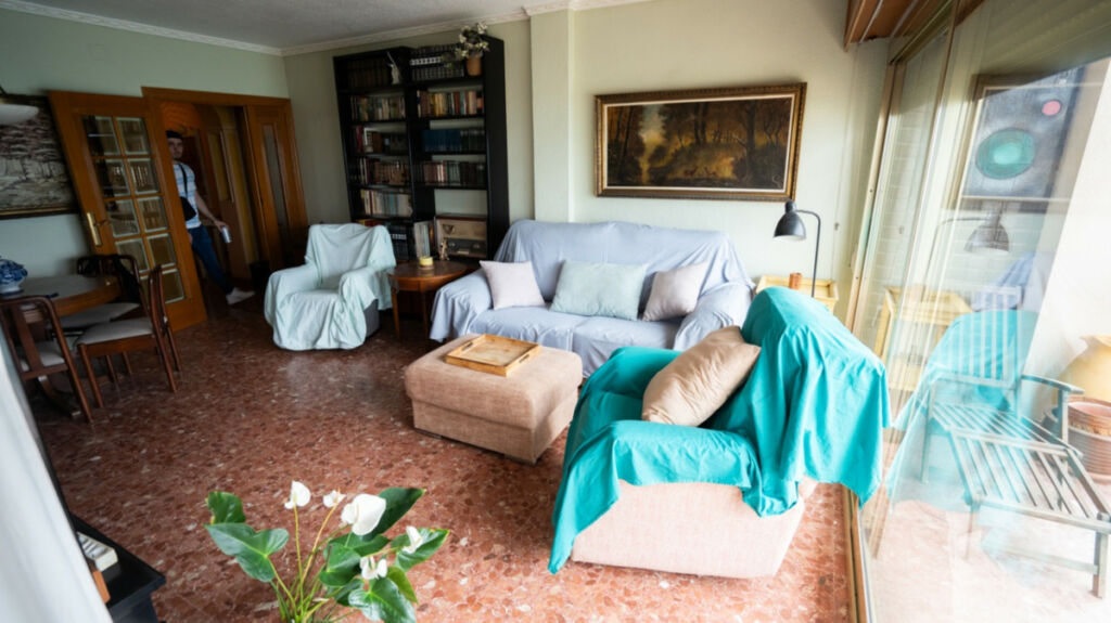 Middle Floor Apartment Torrevieja Alicante - image 7