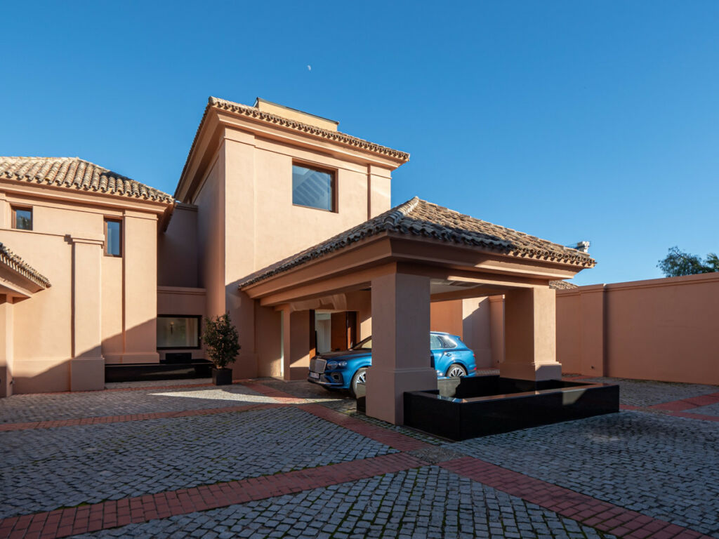 Detached Villa The Golden Mile Málaga - image 7