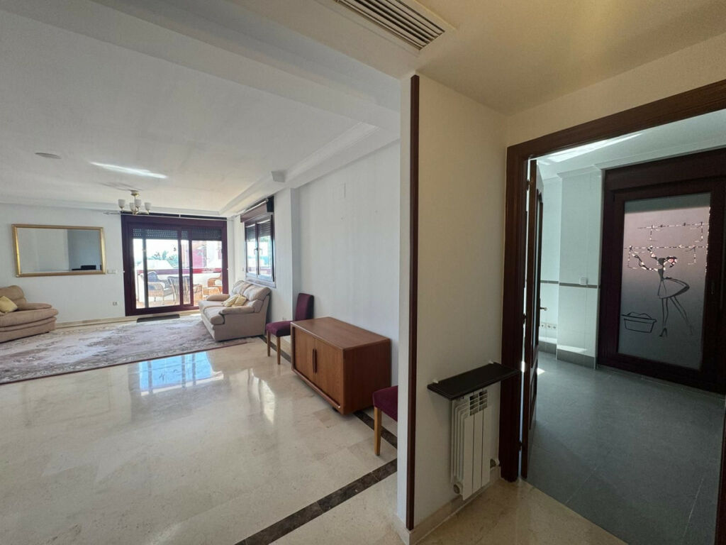 Middle Floor Apartment Casares Playa Málaga - image 7
