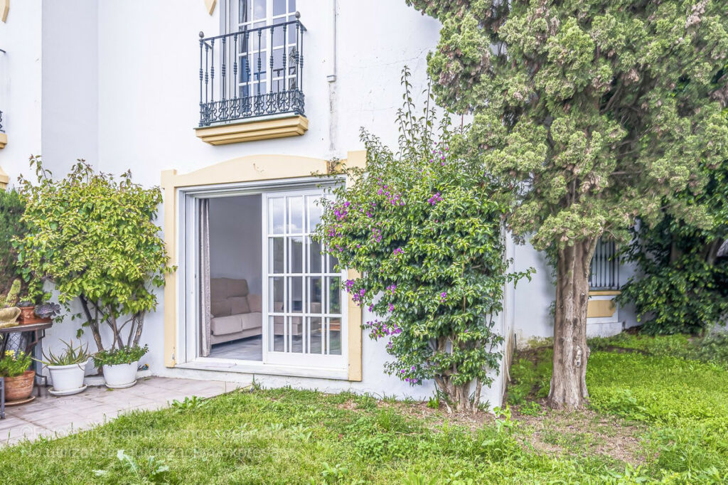 Townhouse New Golden Mile Málaga - image 7