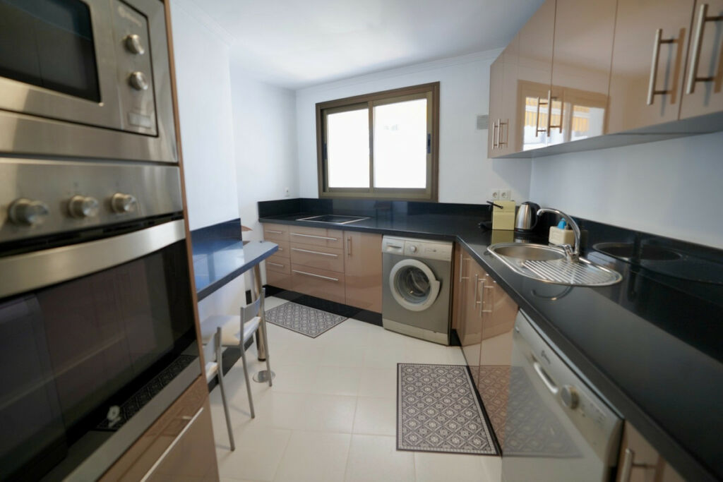 Middle Floor Apartment Marbella Málaga - image 7
