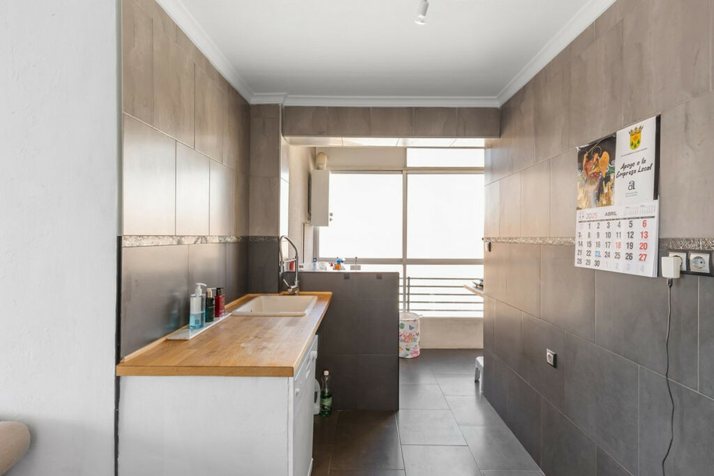 Middle Floor Apartment Daya Nueva Alicante - image 6