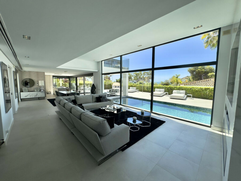 Detached Villa Los Monteros Málaga - image 6
