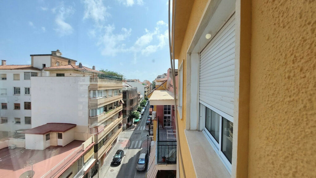 Top Floor Apartment Fuengirola Málaga - image 7