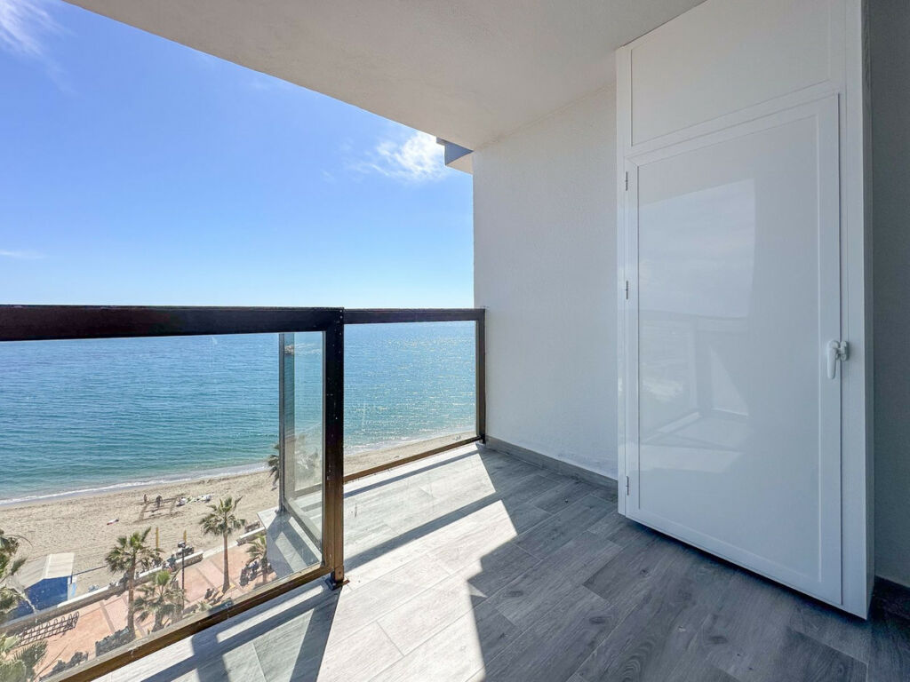 Middle Floor Apartment Fuengirola Málaga - image 7