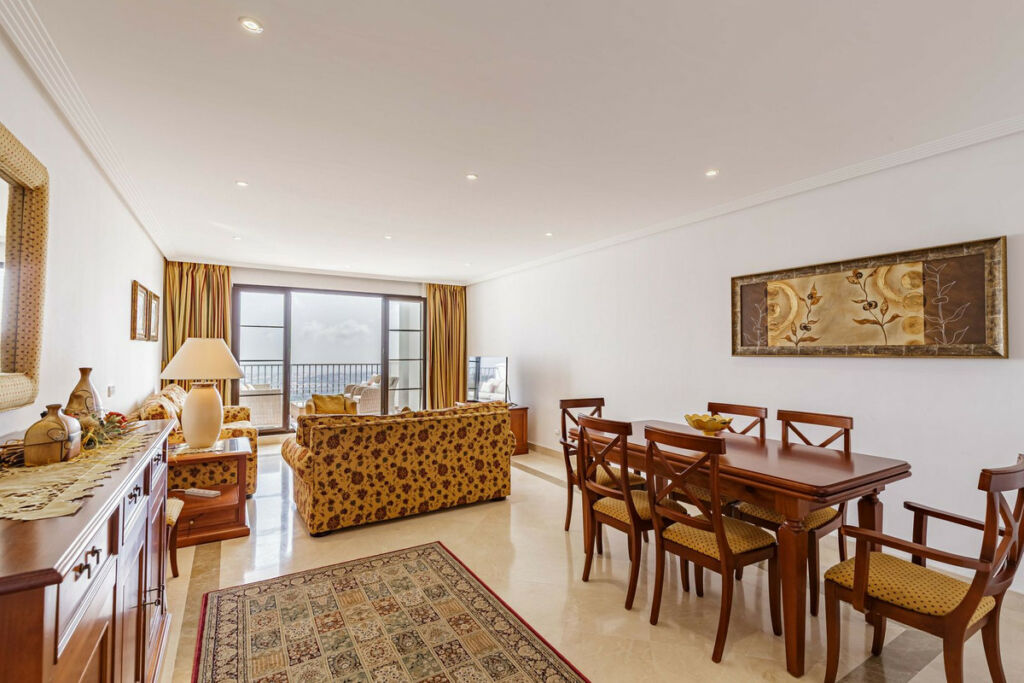 Middle Floor Apartment Los Arqueros Málaga - image 7