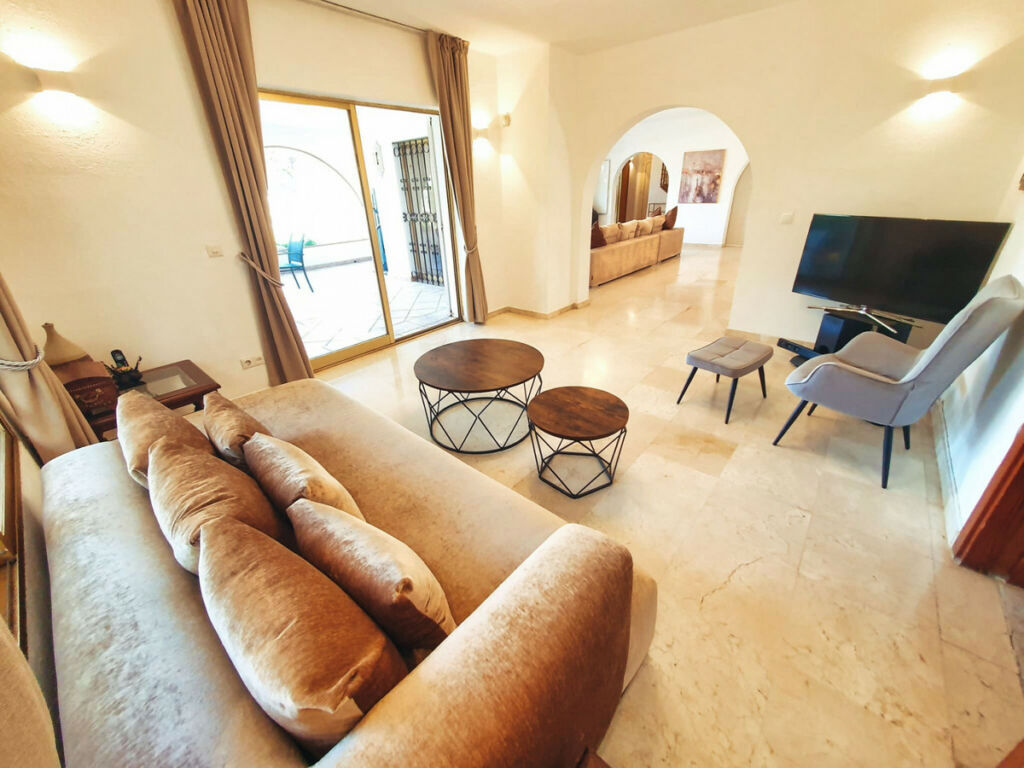 Detached Villa Las Brisas Málaga - image 7