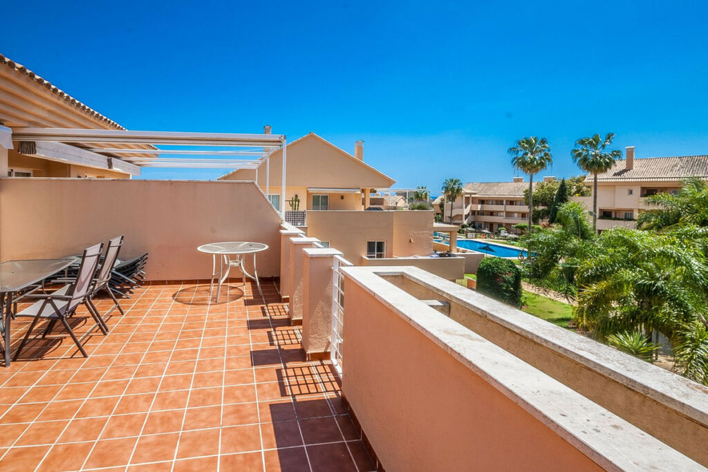 Penthouse Elviria Málaga - image 7