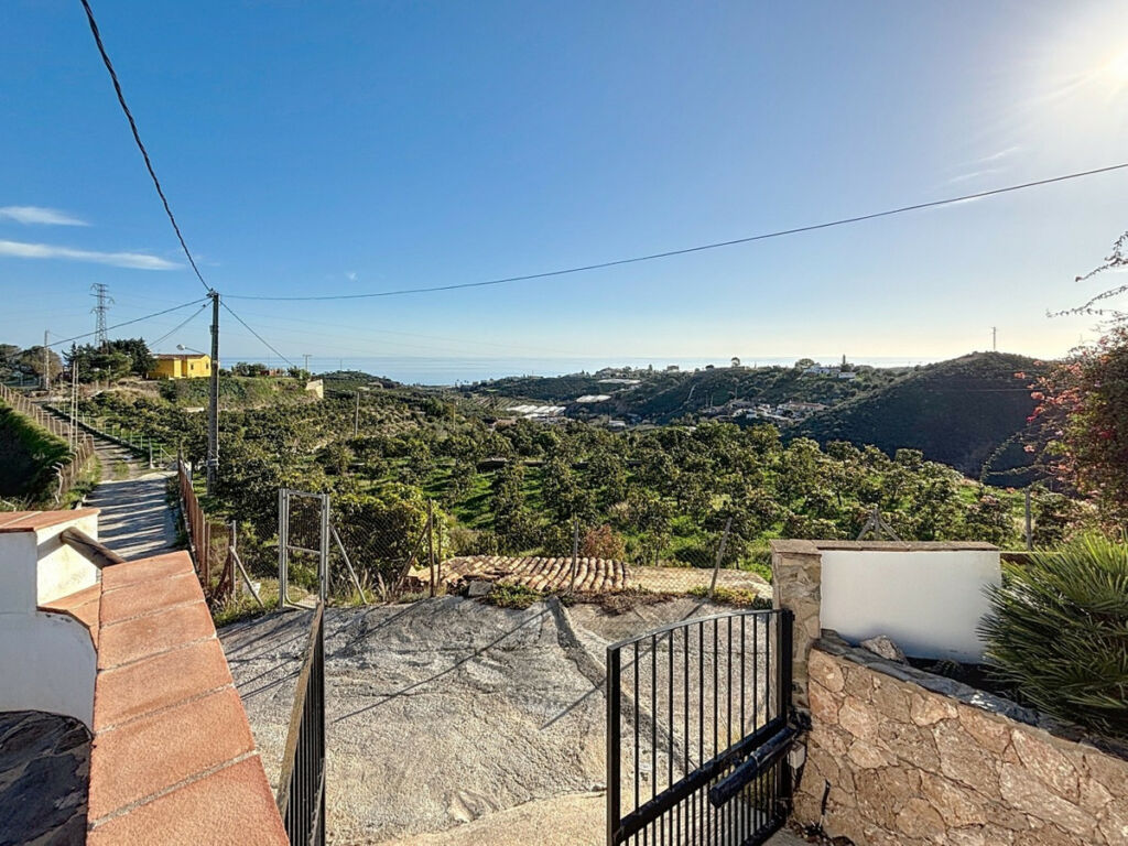 Detached Villa Almayate Málaga - image 7
