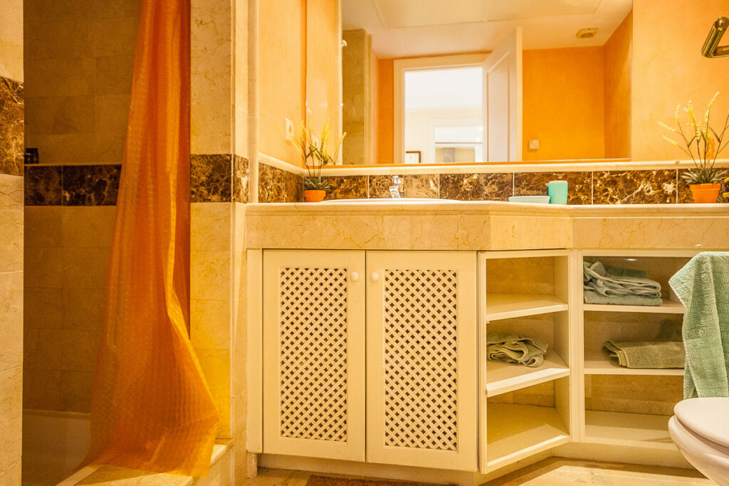 Ground Floor Apartment Elviria Málaga - image 7