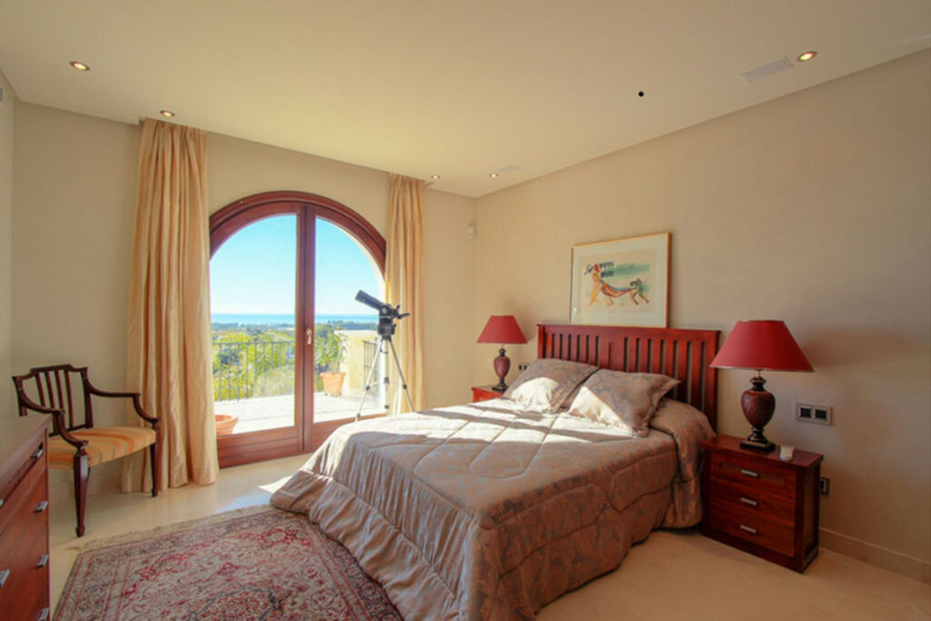 Detached Villa Los Flamingos Málaga - image 7