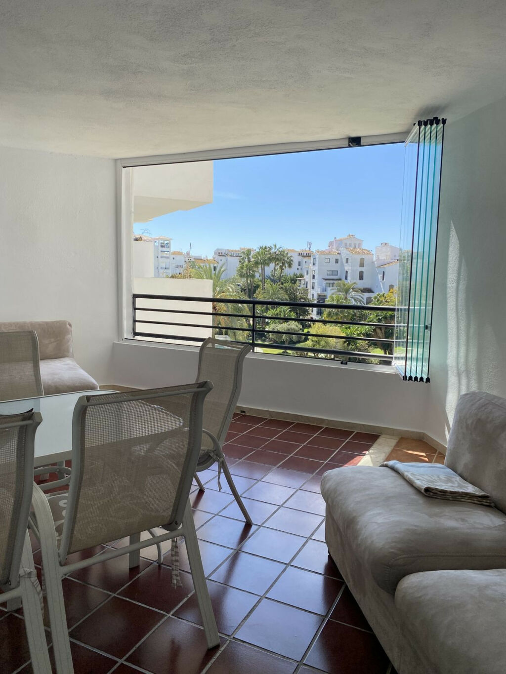 Middle Floor Apartment Puerto Banús Málaga - image 7