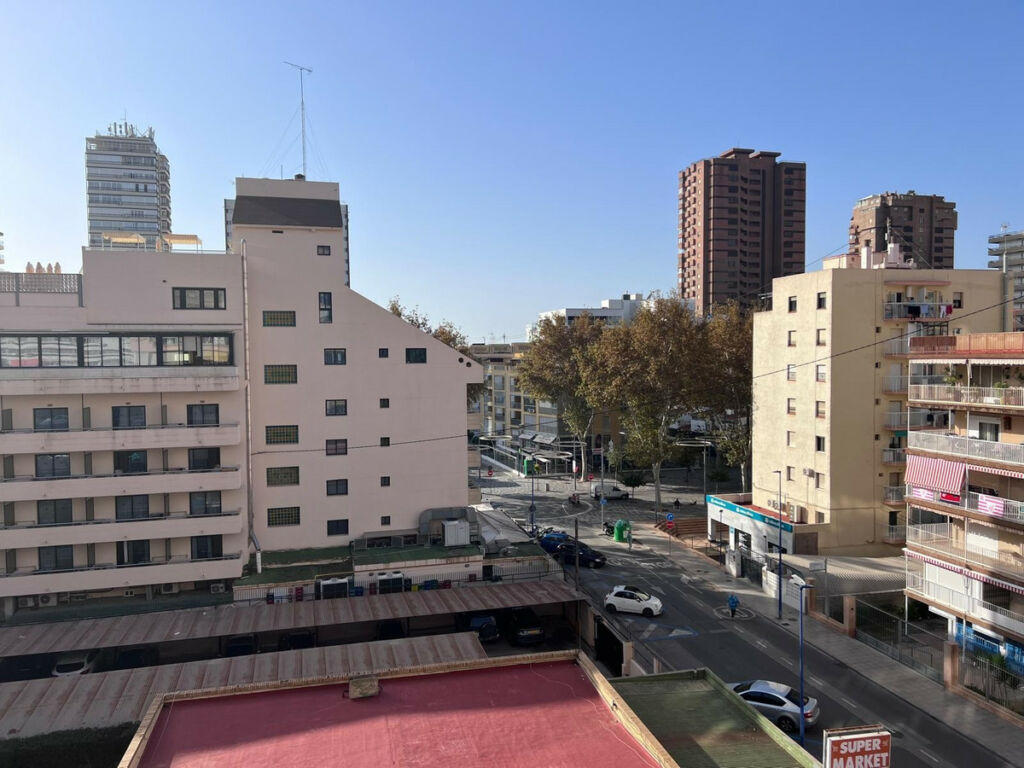 Middle Floor Apartment Benidorm Alicante - image 7