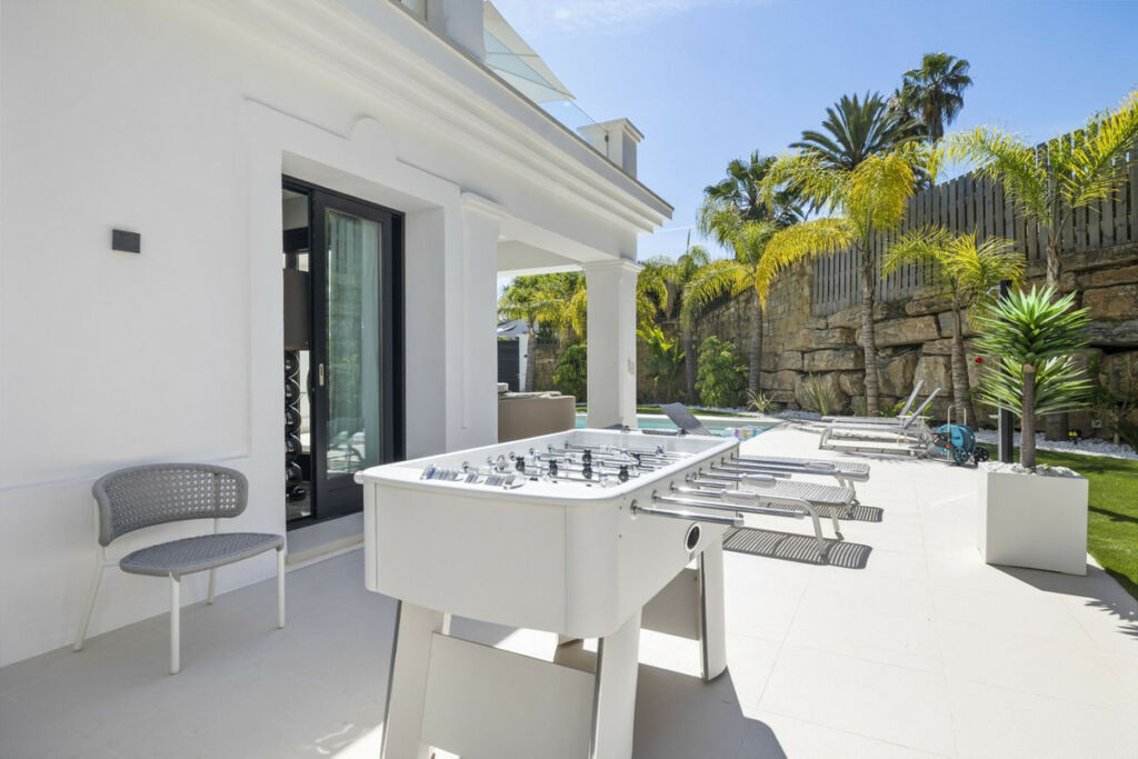 Detached Villa Nueva Andalucía Málaga - image 7
