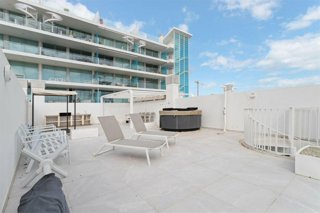 Penthouse Higueron Málaga - image 7