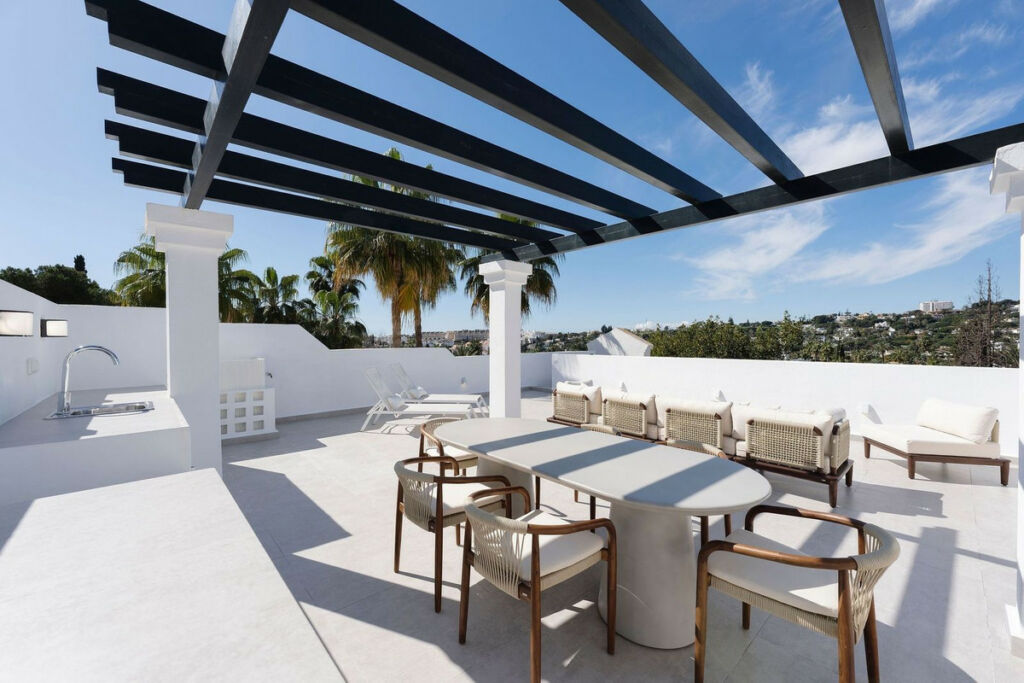 Penthouse Nueva Andalucía Málaga - image 4