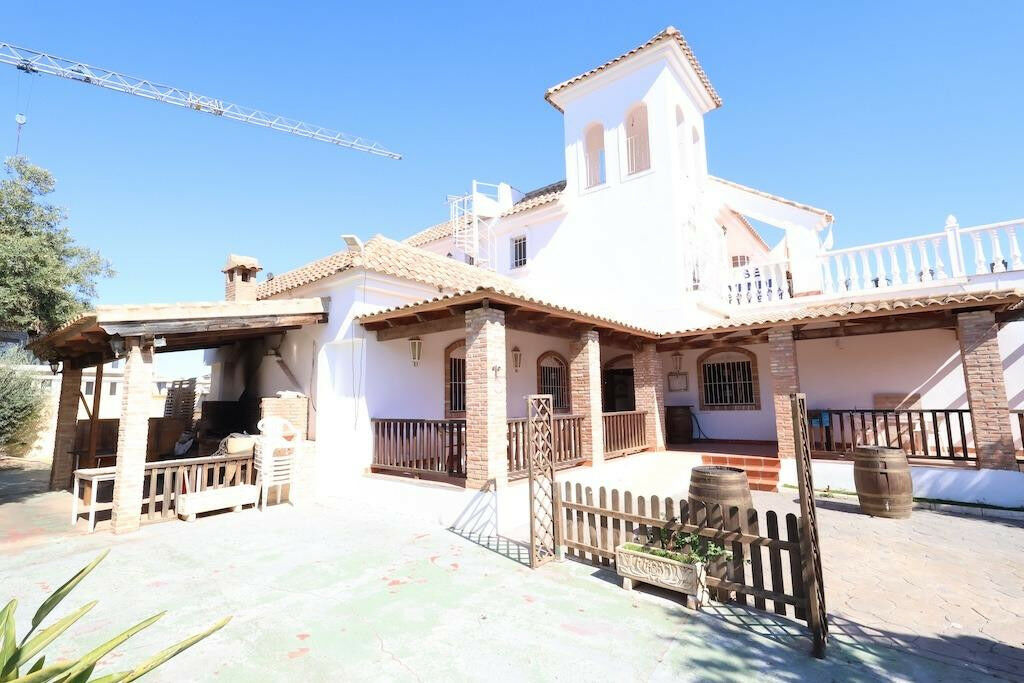 Detached Villa La Zenia Alicante - image 7