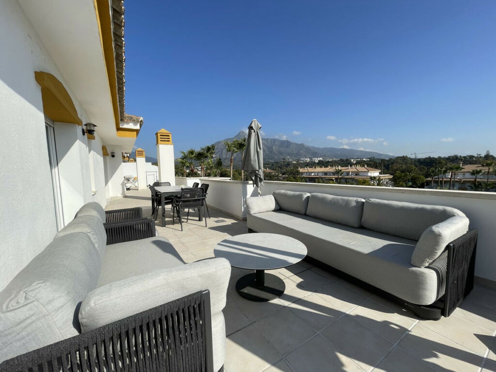 Penthouse Nueva Andalucía Málaga - image 7