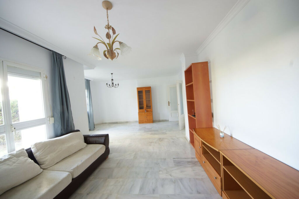 Ground Floor Apartment Estepona Málaga - image 7