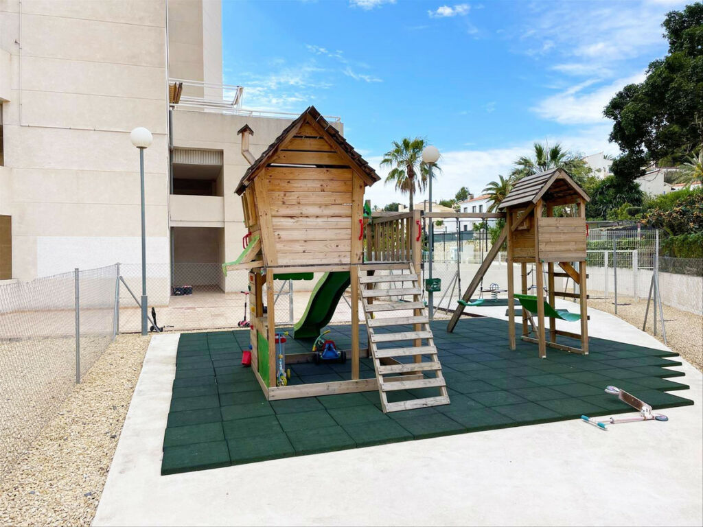 Middle Floor Apartment Calpe Alicante - image 7