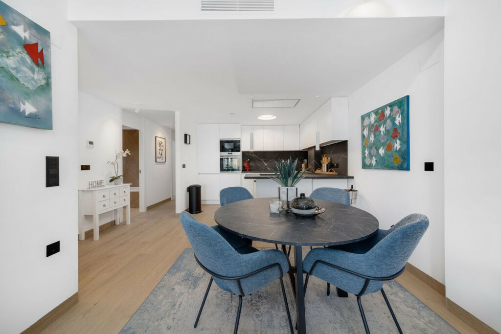 Middle Floor Apartment Torrevieja Alicante - image 7
