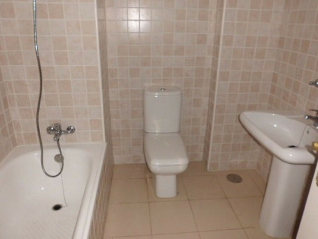 Ground Floor Apartment Las Lagunas Málaga - image 7