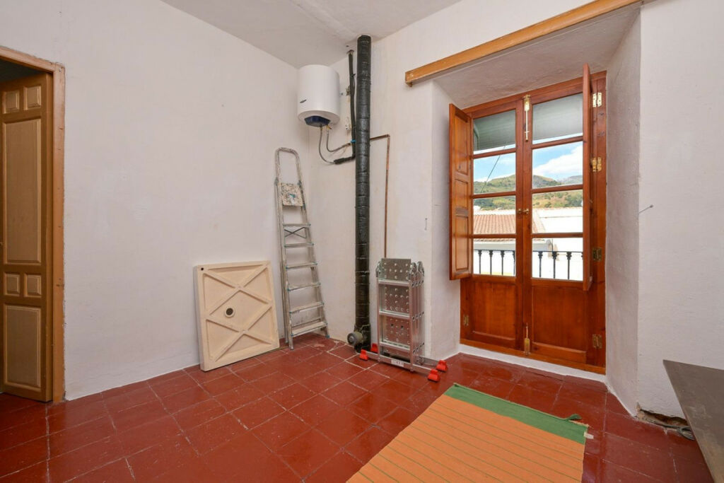 Townhouse Tolox Málaga - image 8