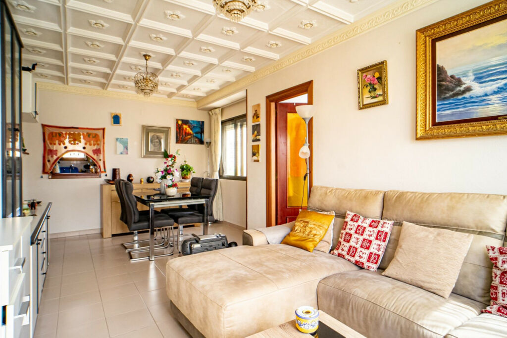 Middle Floor Apartment Benidorm Alicante - image 8