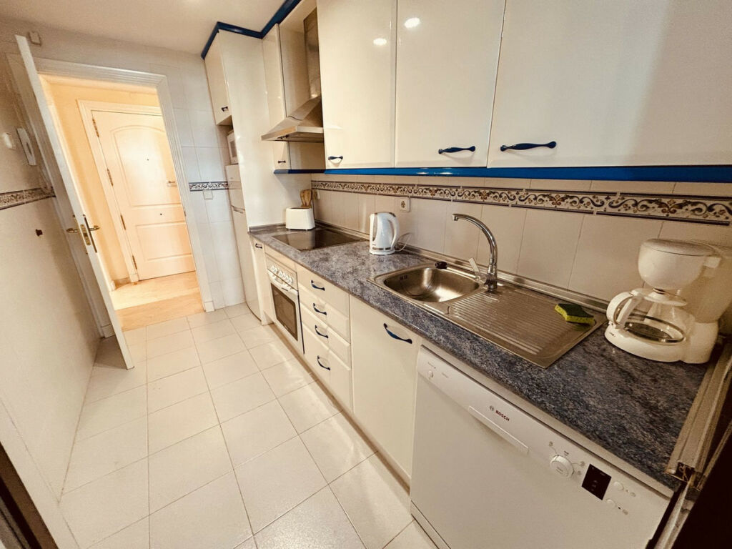 Ground Floor Apartment La Duquesa Málaga - image 7