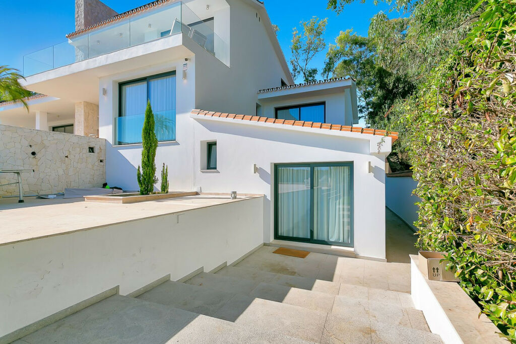 Detached Villa Cabopino Málaga - image 79
