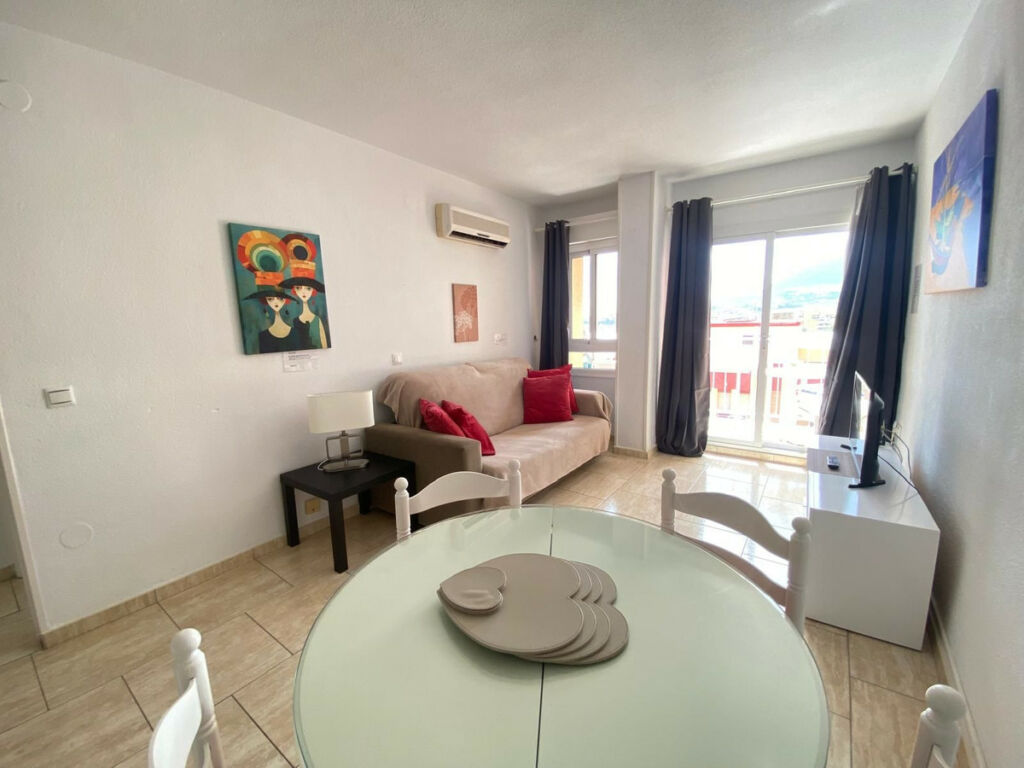 Middle Floor Apartment Benalmadena Málaga - image 8