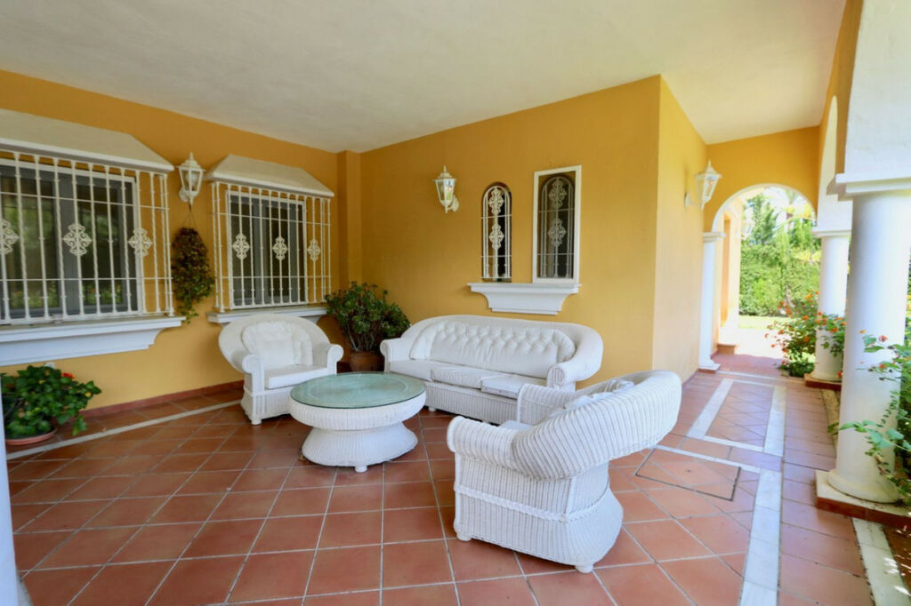 Detached Villa Sotogrande Costa Cádiz - image 8