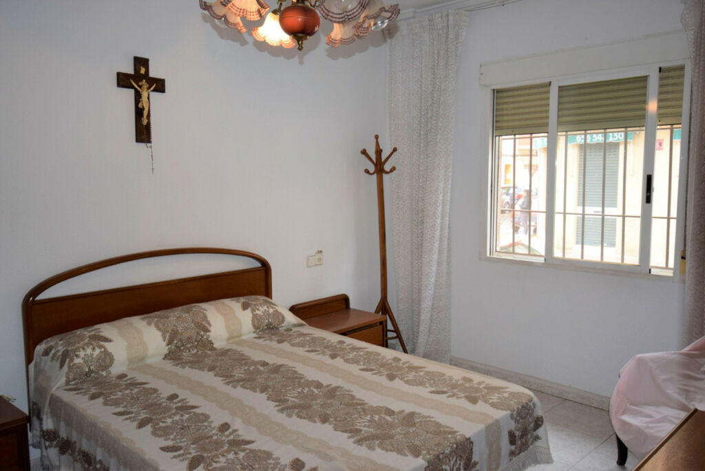 Townhouse Almoradi Alicante - image 8