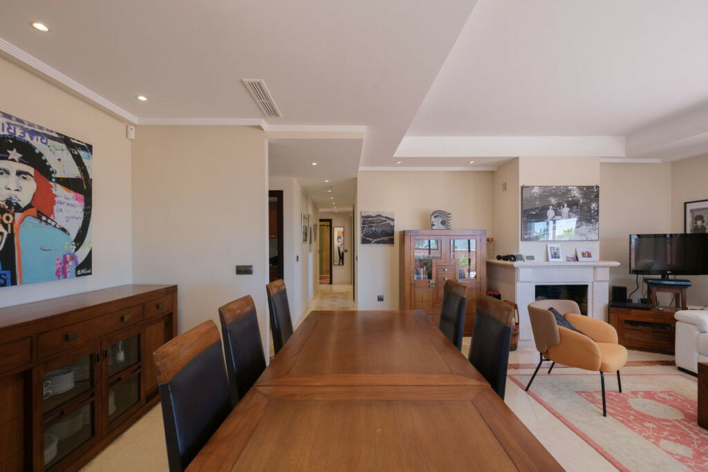Top Floor Apartment La Mairena Málaga - image 8