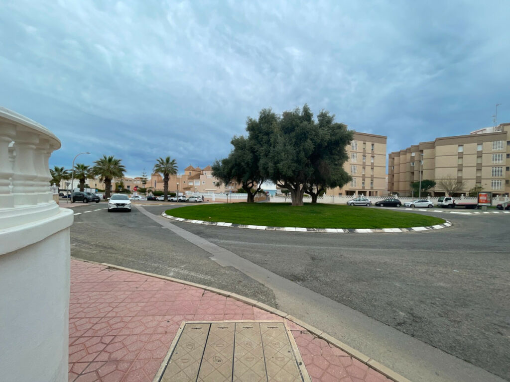 Townhouse Guardamar del Segura Alicante - image 8