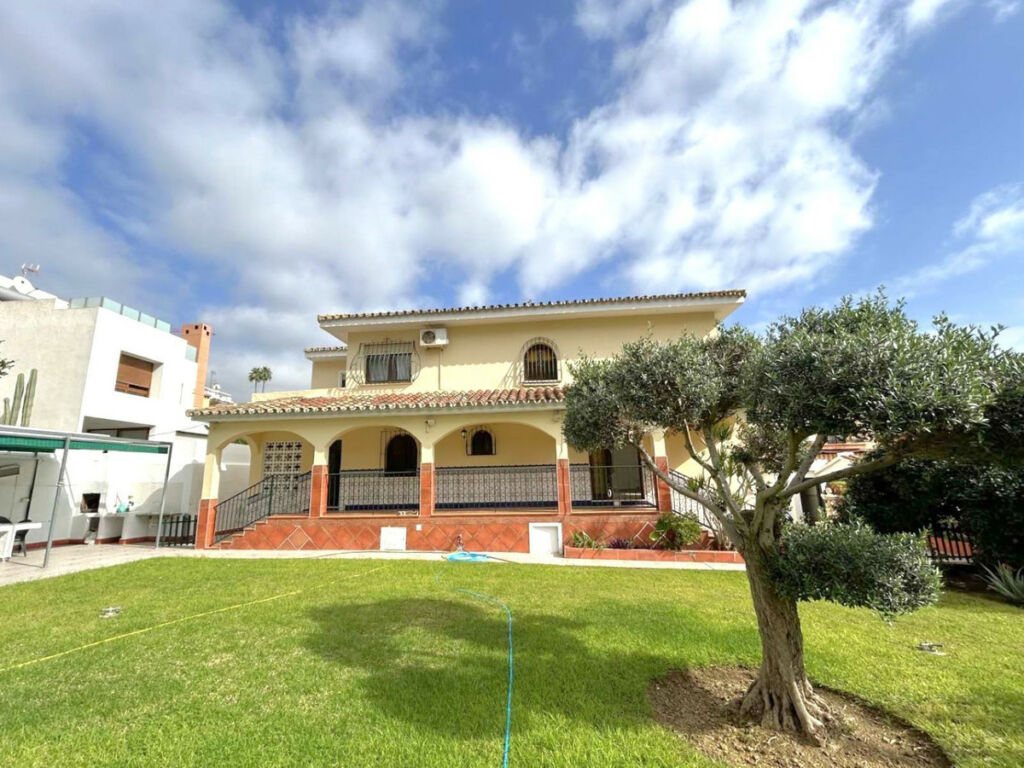 Detached Villa Mijas Málaga - image 8